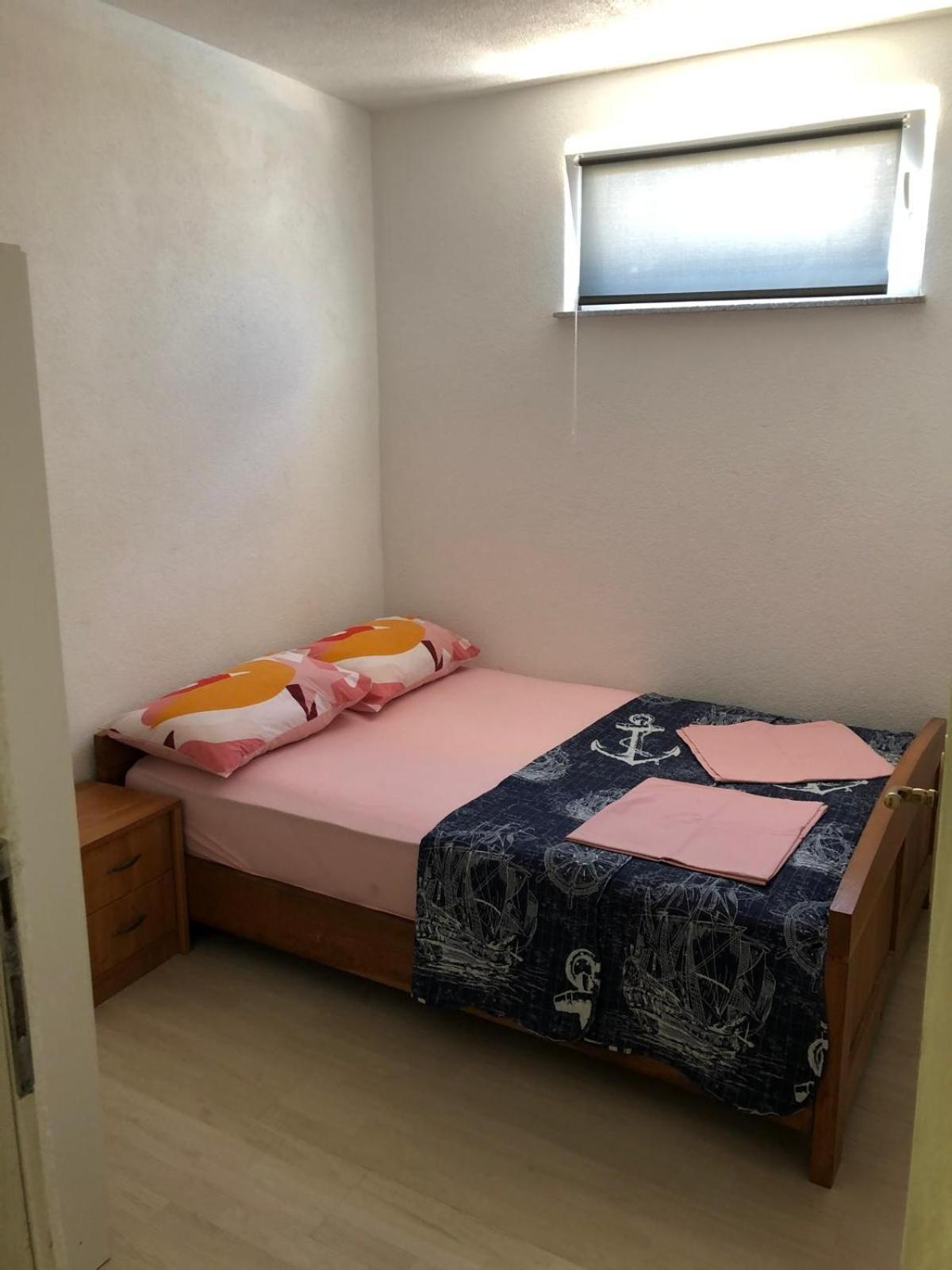 Apartmani Cesarica Karlobag Zimmer foto